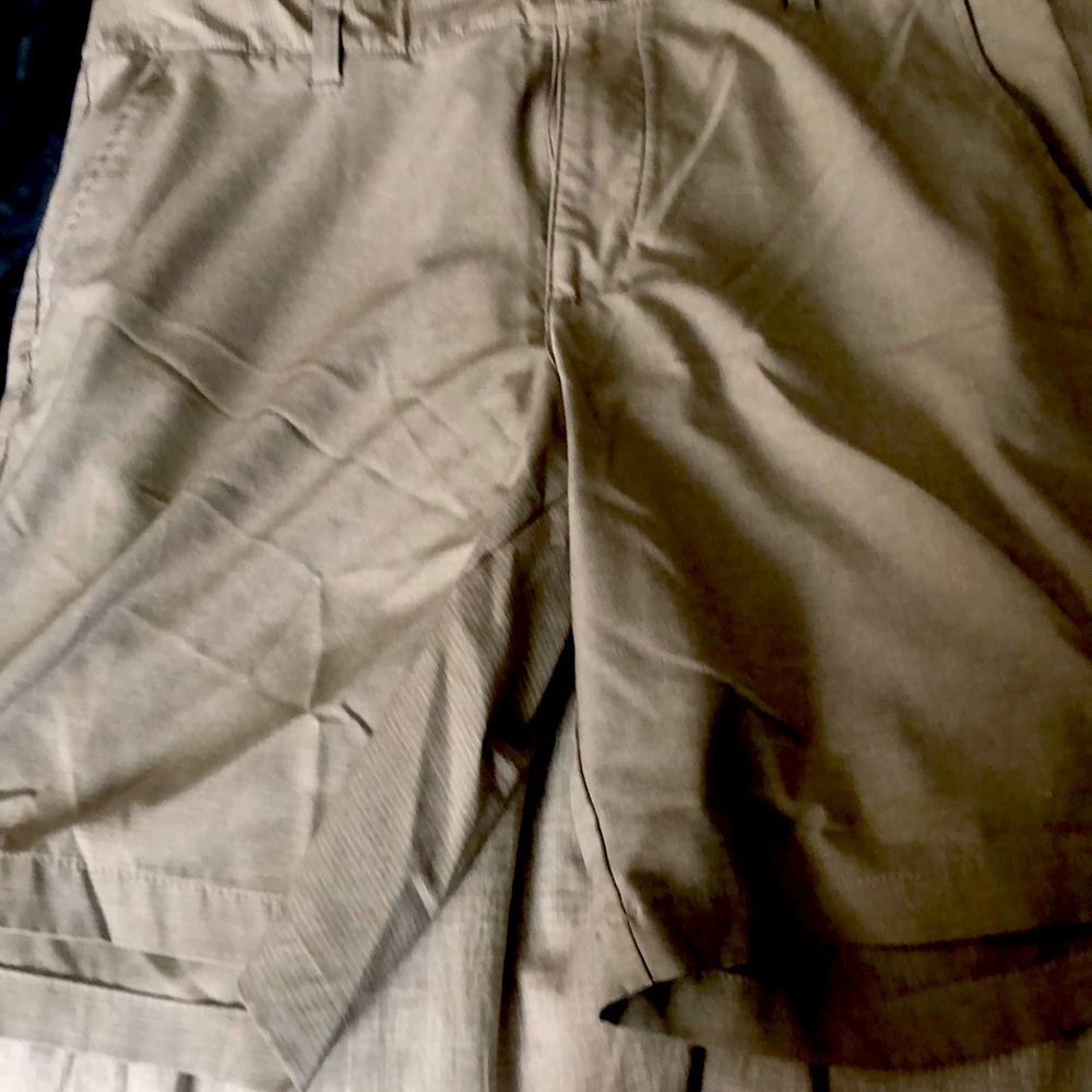 Men’s golf shorts. From the course to the pool
